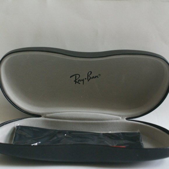 NWOT Original Ray Ban Black Faux Leather clamshell Case w/microfiber clean cloth - Picture 3 of 4